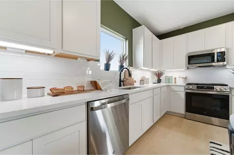 Kitchen - 7942 Jade Crest Dr, Angleton, TX 77515 photo 15 of 15