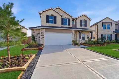 Exterior - 7942 Jade Crest Dr, Angleton, TX 77515 photo 4 of 5