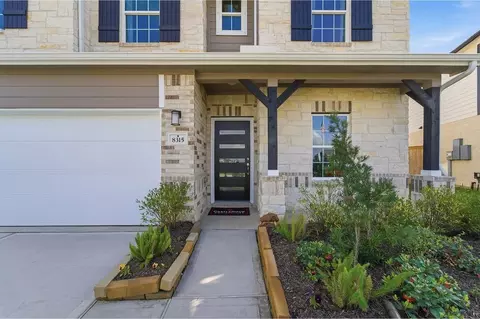 Exterior - 7942 Jade Crest Dr, Angleton, TX 77515 photo 2 of 5