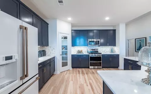Kitchen - 7942 Jade Crest Dr, Angleton, TX 77515 photo 2 of 15