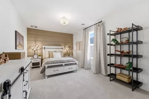 Bedroom - 7942 Jade Crest Dr, Angleton, TX 77515 photo 9 of 16