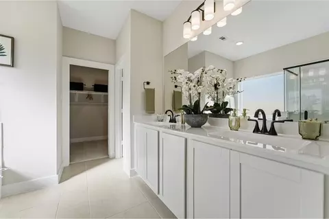Entry Way - 7942 Jade Crest Dr, Angleton, TX 77515 photo 11 of 12