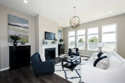 Living - Talladega Dr, Ashland, MO 65010 photo 2 of 8