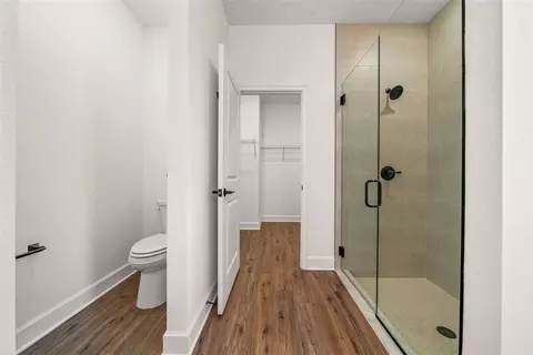 Bath - 13161 Spring Hill Dr, Spring Hill, FL 34609 photo 7 of 13
