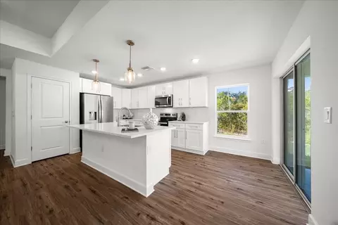 Kitchen - 13161 Spring Hill Dr, Spring Hill, FL 34609 photo 1 of 8