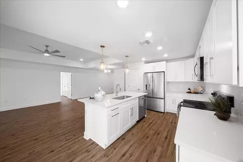 Kitchen - 13161 Spring Hill Dr, Spring Hill, FL 34609 photo 2 of 8