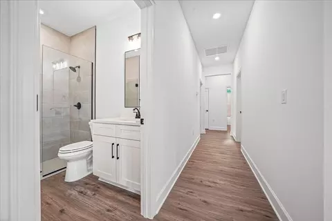 Entry Way - 13161 Spring Hill Dr, Spring Hill, FL 34609 photo 7 of 9