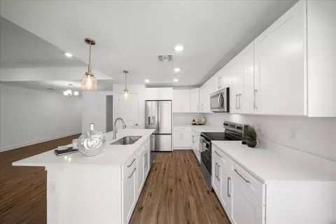 Kitchen - 13161 Spring Hill Dr, Spring Hill, FL 34609 photo 3 of 8