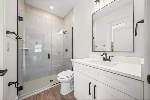 Bath - 13161 Spring Hill Dr, Spring Hill, FL 34609 photo 10 of 13