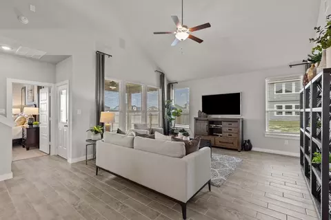 Entry Way - 409 Jacks Pl, Seguin, TX 78155 photo 17 of 20