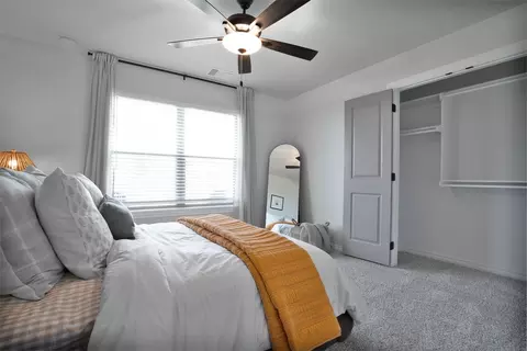 Bedroom - 932 Hydrangea Way, Edmond, OK 73034 photo 5 of 6
