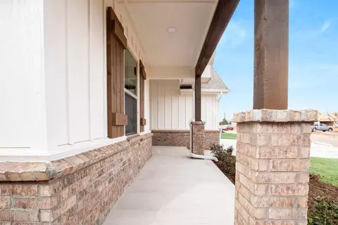 Exterior - 932 Hydrangea Way, Edmond, OK 73034 photo 17 of 25