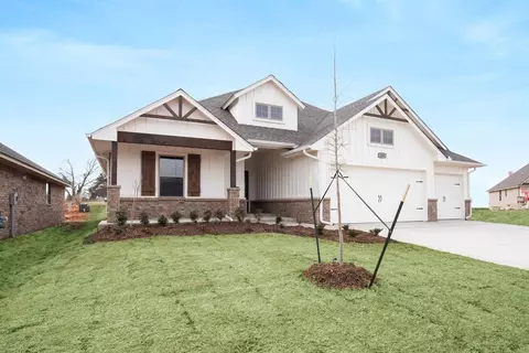 Exterior - 932 Hydrangea Way, Edmond, OK 73034 photo 16 of 25