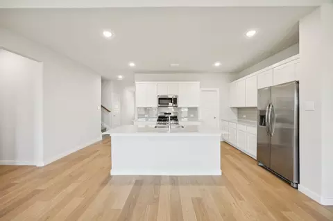 Kitchen - 804 Rockcloud Dr, Haslet, TX 76052 photo 2 of 9