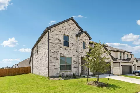 Exterior - 804 Rockcloud Dr, Haslet, TX 76052 photo 8 of 24