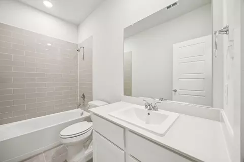 Bath - 804 Rockcloud Dr, Haslet, TX 76052 photo 3 of 17