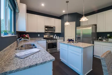 Kitchen - 8295 Busey Rd, Pickerington, OH 43147 photo 2 of 8