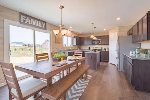 Dining - 8295 Busey Rd, Pickerington, OH 43147 photo 3 of 8