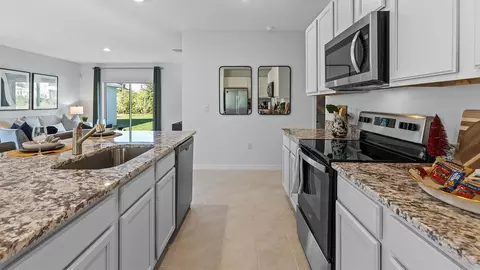 Kitchen - 5515 Taverna Loop, Winter Haven, FL 33884 photo 4 of 7