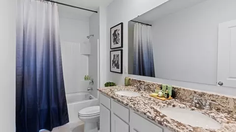 Bath - 5515 Taverna Loop, Winter Haven, FL 33884 photo 3 of 3