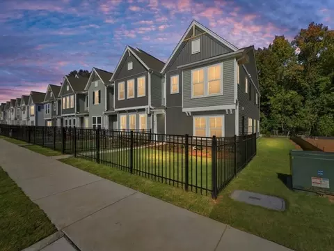 6621 Fire Lily Ln, Charlotte, NC 28216