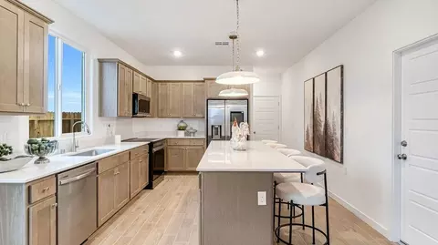 Kitchen - 5415 Calle Abrigada, Bakersfield, CA 93311 photo 1 of 4