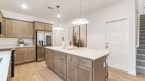 Kitchen - 5415 Calle Abrigada, Bakersfield, CA 93311 photo 2 of 4