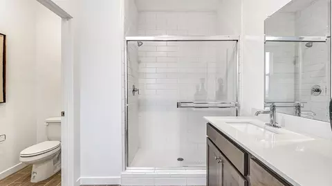 Bath - 5415 Calle Abrigada, Bakersfield, CA 93311 photo 2 of 6