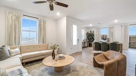 Living - 5415 Calle Abrigada, Bakersfield, CA 93311 photo 2 of 2