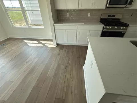 Kitchen - 1233 Pegasus Dr, Franklin, IN 46131 photo 2 of 3