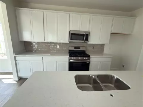 Kitchen - 1233 Pegasus Dr, Franklin, IN 46131 photo 1 of 3