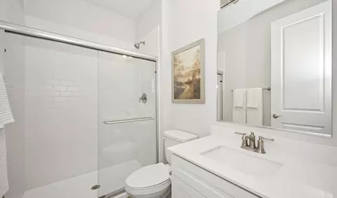 Bath - 35 E Windsor Dr, Gilbert, AZ 85296 photo 4 of 5