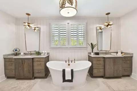 Bath - 1672 Shearer Rd, Davidson, NC 28036 photo 2 of 3