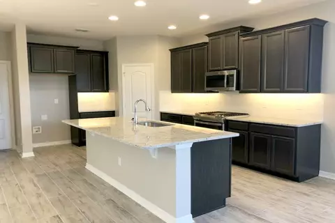 Kitchen - 1312 Twelve Oaks Rd, Saint Cloud, FL 34771 photo 2 of 5