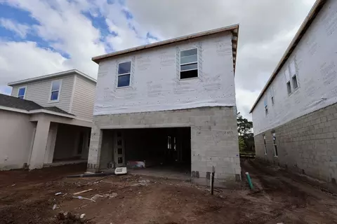 Exterior - 1312 Twelve Oaks Rd, Saint Cloud, FL 34771 photo 5 of 9