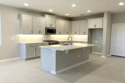 Kitchen - 1312 Twelve Oaks Rd, Saint Cloud, FL 34771 photo 1 of 5
