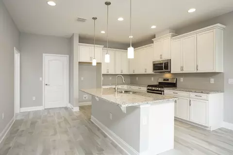 Kitchen - 1312 Twelve Oaks Rd, Saint Cloud, FL 34771 photo 3 of 5