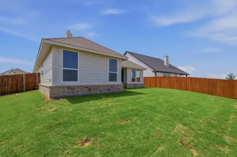 Exterior - 1201 Colca Dr, Springtown, TX 76082 photo 8 of 9