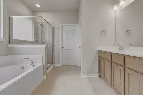 Bath - 1201 Colca Dr, Springtown, TX 76082 photo 1 of 4