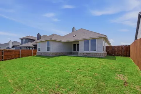Exterior - 1201 Colca Dr, Springtown, TX 76082 photo 7 of 9