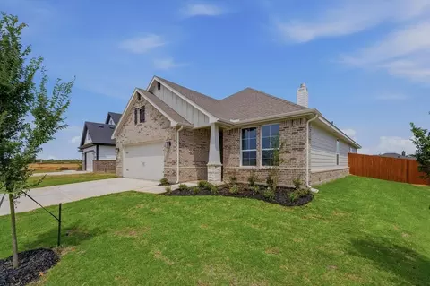Exterior - 1201 Colca Dr, Springtown, TX 76082 photo 2 of 9