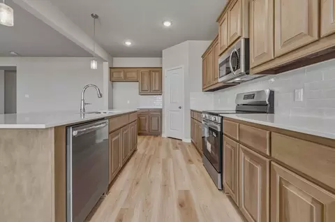 Kitchen - 1201 Colca Dr, Springtown, TX 76082 photo 1 of 2