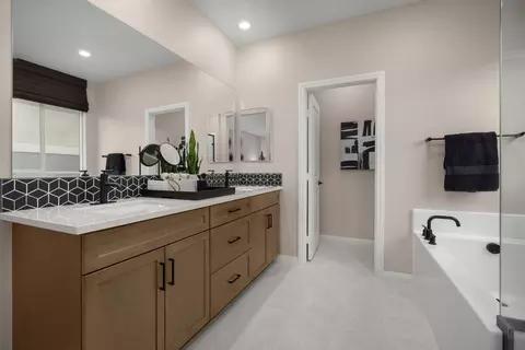 Bath - 27435 Modjeska Ct, Temescal Valley, CA 92883 photo 4 of 8