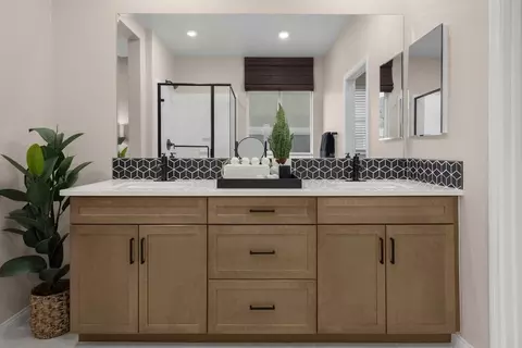 Bath - 27435 Modjeska Ct, Temescal Valley, CA 92883 photo 6 of 8