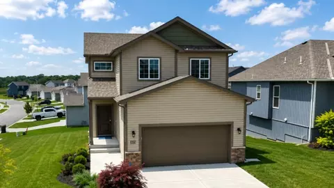27118 E Oak View Dr, Lake Lotawana, MO 64086