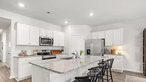 Kitchen - 826 Farmers Passage Loop, Loris, SC 29569 photo 1 of 4