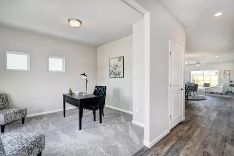 Entry Way - 1165 Nicklaus Rd, Galt, CA 95632 photo 2 of 6