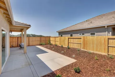 Exterior - 1165 Nicklaus Rd, Galt, CA 95632 photo 4 of 24