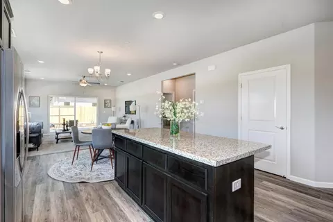 Entry Way - 1165 Nicklaus Rd, Galt, CA 95632 photo 4 of 6