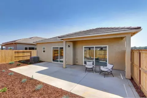 Exterior - 1165 Nicklaus Rd, Galt, CA 95632 photo 6 of 24